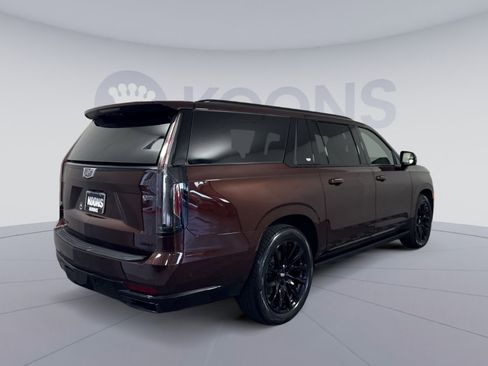 Used 2023 Cadillac Escalade ESV Sport w/ LPO, ONYX Package AWD/4WD image 7