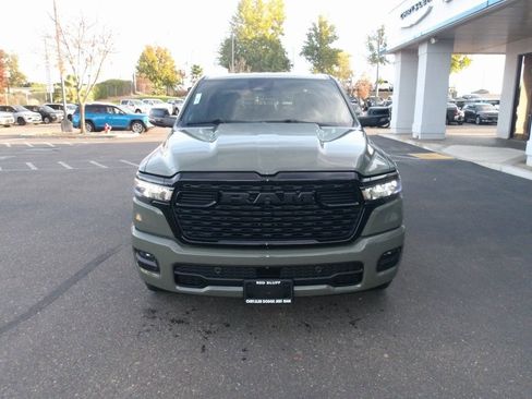 New 2026 RAM 1500 4x4 Crew Cab image 3