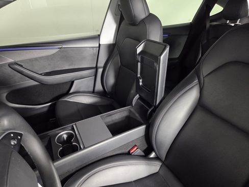 Used 2026 Tesla Model Y AWD image 15