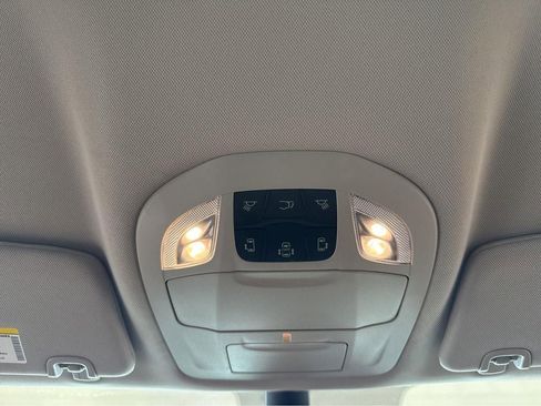 Used 2024 Chrysler Pacifica Touring-L image 32