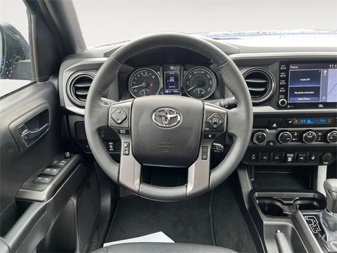 Used 2022 Toyota Tacoma TRD Off-Road w/ TRD Premium Off Road Package image 12