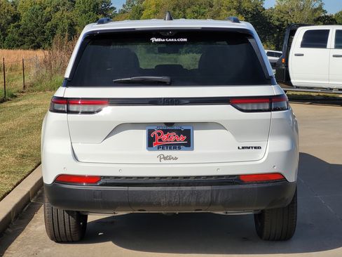 New 2025 Jeep Grand Cherokee Limited w/ Luxury Tech Group II image 4