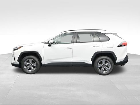 Used 2022 Toyota RAV4 XLE w/ XLE Grade Weather Package AWD/4WD image 2