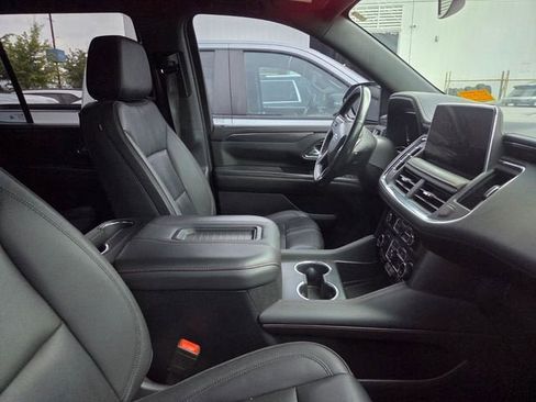 Used 2022 Chevrolet Tahoe RST w/ Luxury Package AWD/4WD image 8