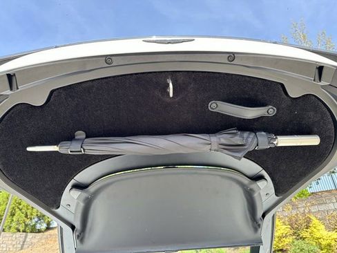 Used 2023 Aston Martin V12 Vantage image 32