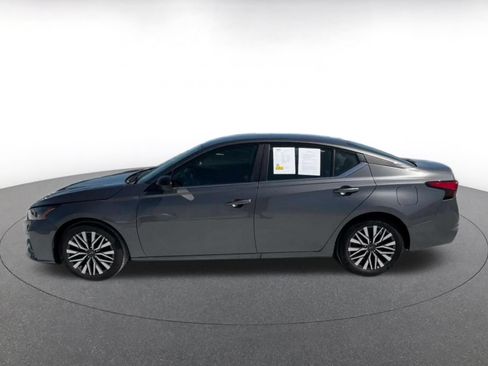 Used 2026 Nissan Altima 2.5 SV FWD image 9