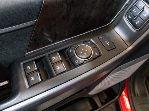 Used 2024 Ford F250 Lariat w/ Black Appearance Package image 17