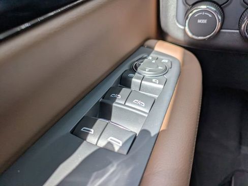 Used 2025 Chevrolet Tahoe High Country image 27