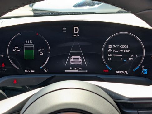 New 2025 Porsche Taycan 4S AWD/4WD image 17