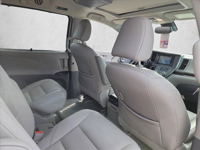 Used 2019 Toyota Sienna XLE w/ XLE Navigation Package FWD image 24