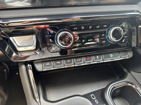 Certified 2024 GMC Sierra 1500 AT4 w/ AT4 Premium Package image 16