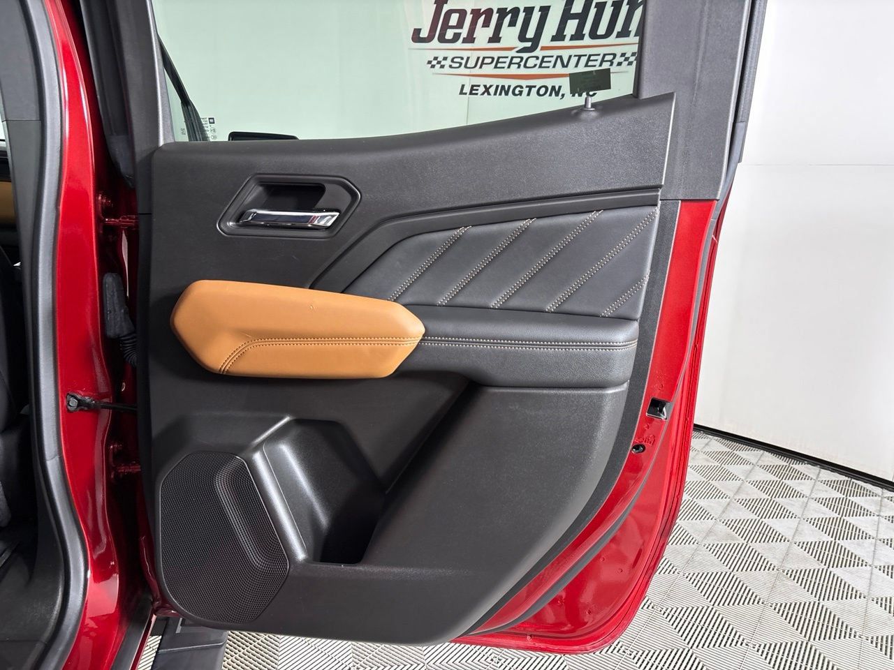 Used 2024 GMC Canyon AT4 w/ AT4 Premium Package AWD/4WD image 27