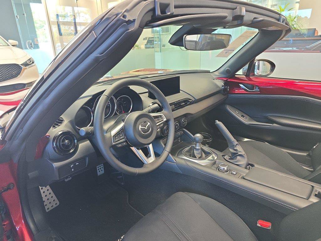 New 2026 MAZDA MX-5 Miata Club w/ Interior Package RWD image 15