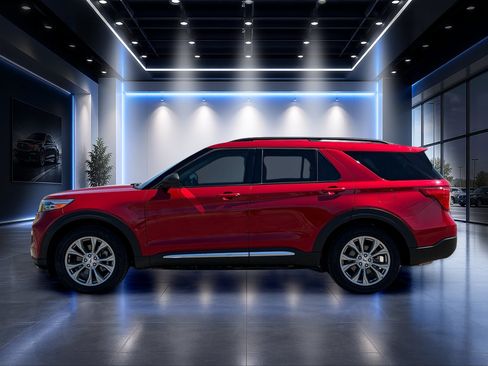 Used 2022 Ford Explorer XLT w/ Equipment Group 202A RWD image 7