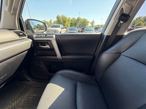 Used 2022 Toyota 4Runner TRD Sport w/ Technology Package AWD/4WD image 32
