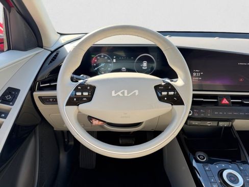 Used 2023 Kia Niro Wind w/ Wind Preserve Package FWD image 14