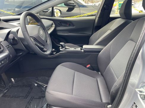 Used 2025 Toyota Prius LE image 27