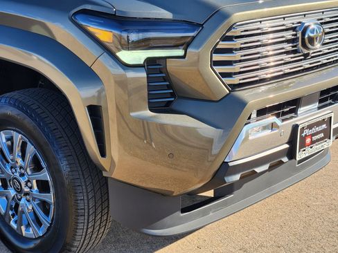 Used 2025 Toyota Tacoma Limited image 11