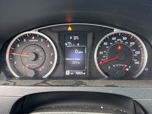 Used 2017 Toyota Camry SE image 11