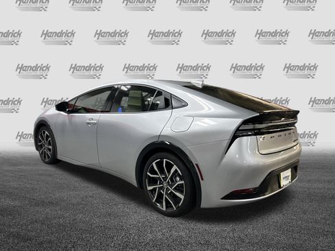 Used 2024 Toyota Prius Prime FWD image 8