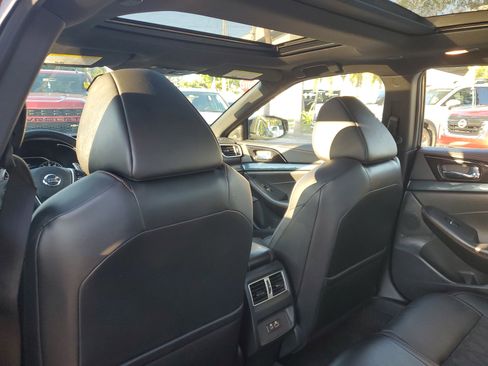Used 2022 Nissan Maxima SR w/ Sport Mat Group image 14