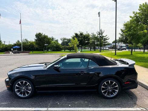 Used 2011 Ford Mustang GT Premium w/ 402A Rapid Spec Order Code RWD image 13