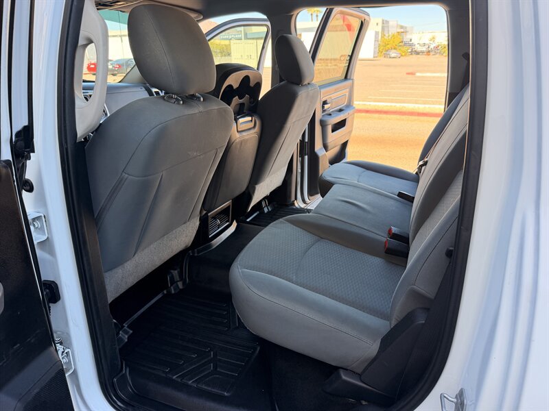 Used 2015 RAM 2500 SLT AWD/4WD image 29