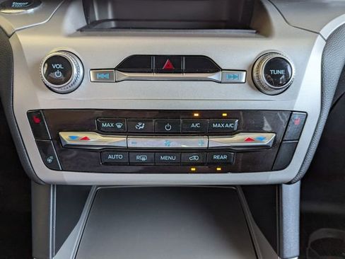 Used 2023 Ford Explorer XLT w/ Equipment Group 202A image 3