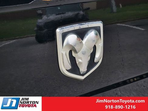 Used 2021 RAM 1500 Classic SLT AWD/4WD image 12