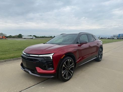 Used 2025 Chevrolet Blazer EV SS AWD/4WD image 10