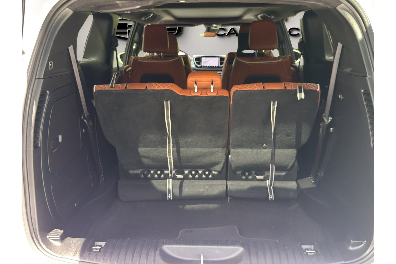 Used 2024 Chrysler Pacifica Pinnacle FWD image 19