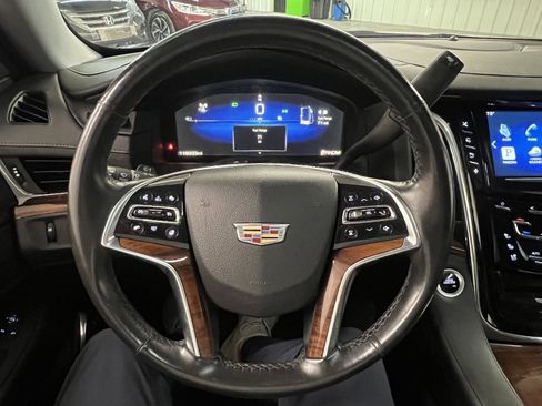 Used 2015 Cadillac Escalade Premium image 6