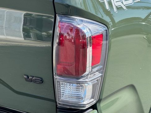 Used 2021 Toyota Tacoma TRD Sport w/ Technology Package image 34