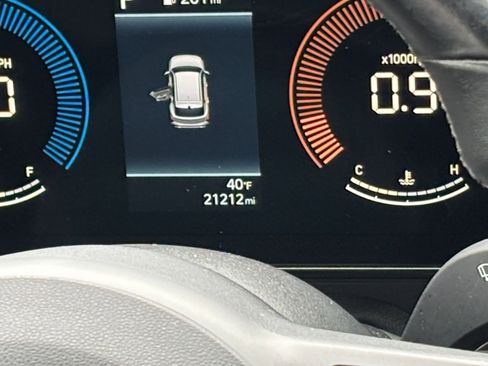 Used 2025 Hyundai Kona SEL image 40