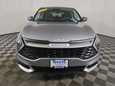 Used 2023 Kia Sportage LX image 3