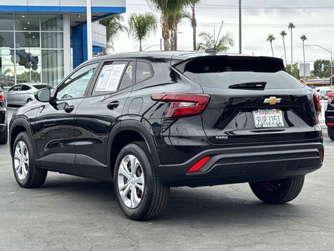 Used 2024 Chevrolet Trax LS image 7