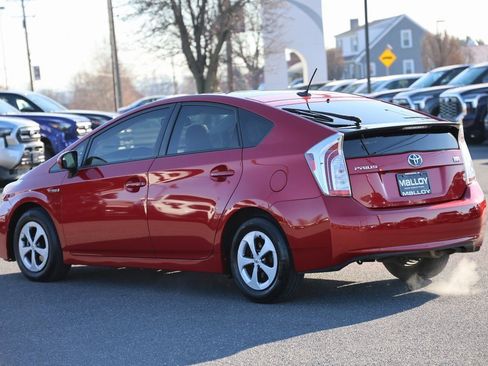 Used 2015 Toyota Prius Four image 2