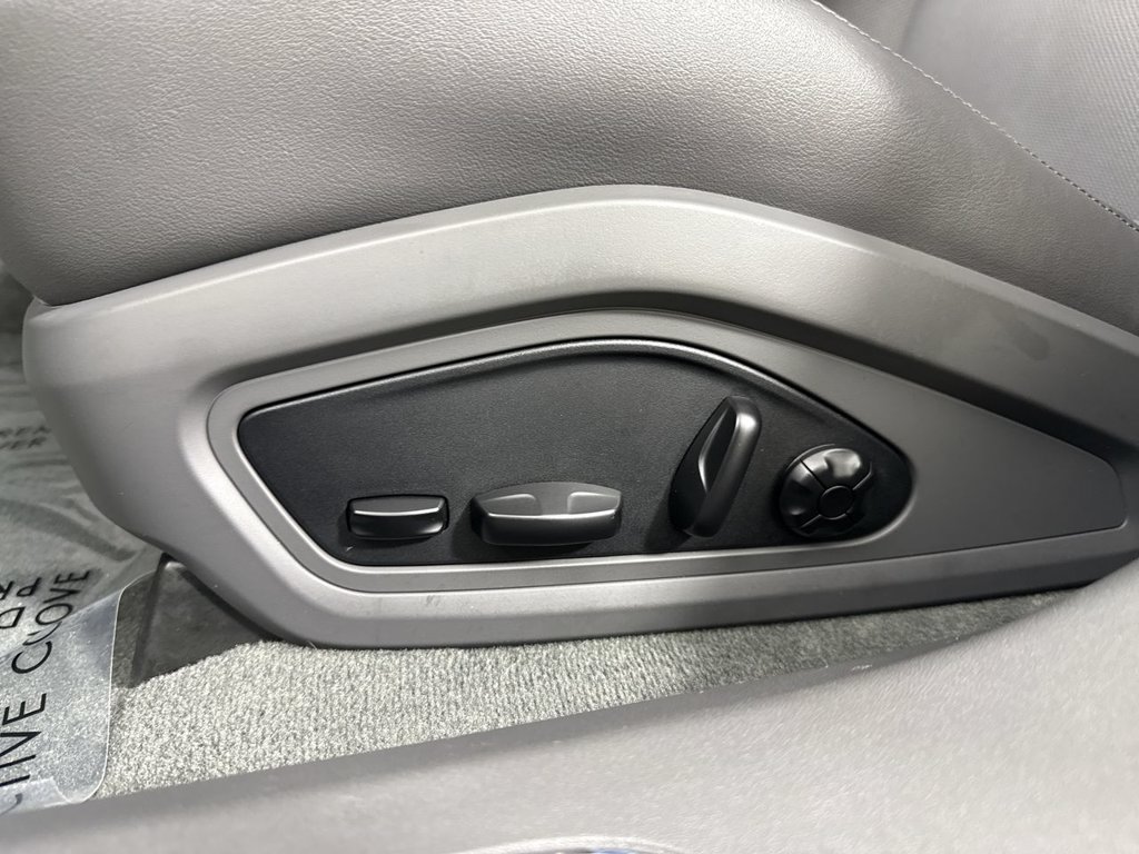 Certified 2021 Porsche Taycan 4S AWD/4WD image 40