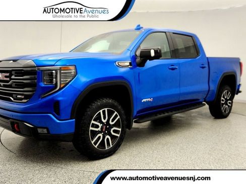Used 2022 GMC Sierra 1500 AT4 w/ AT4 Premium Package AWD/4WD image 1