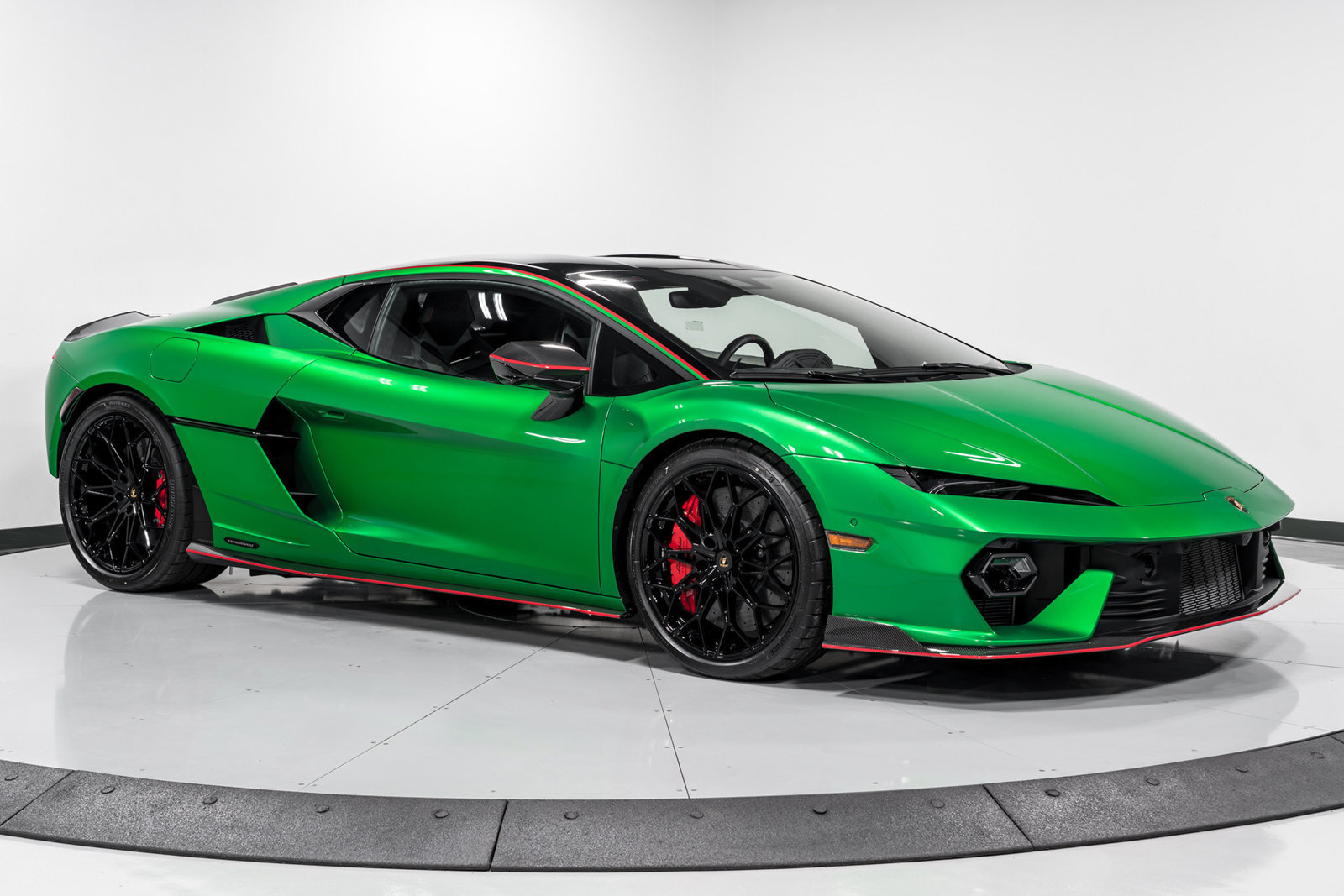 Used 2026 Lamborghini Temerario AWD/4WD image 40
