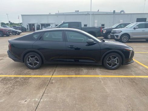 Used 2026 Kia K4 FWD image 3