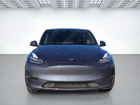 Used 2023 Tesla Model Y Long Range AWD/4WD image 2