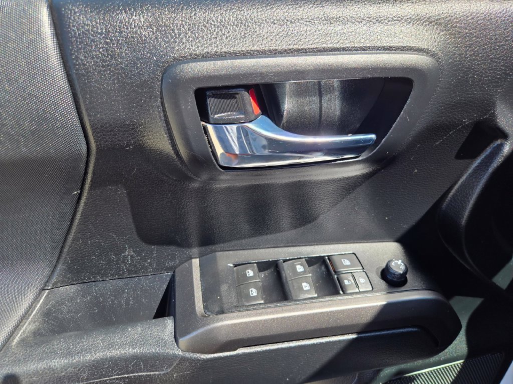 Used 2022 Toyota Tacoma TRD Off-Road w/ Technology Package RWD image 18