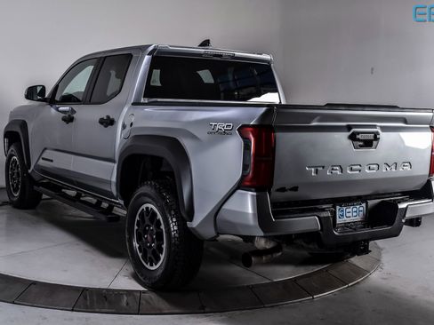 Used 2025 Toyota Tacoma TRD Off-Road image 6