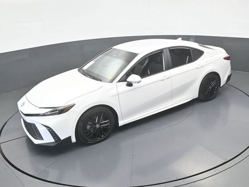 Used 2026 Toyota Camry SE image 48