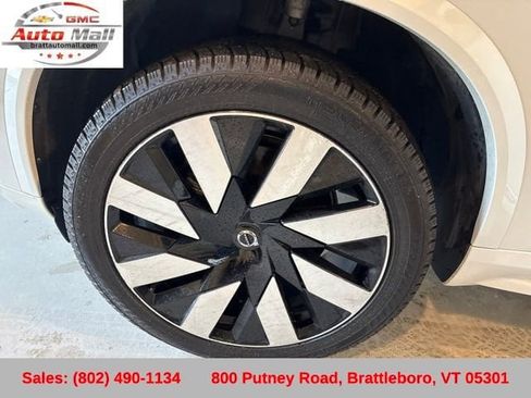 Used 2024 Volvo XC90 T8 Plus w/ Protection Package image 28