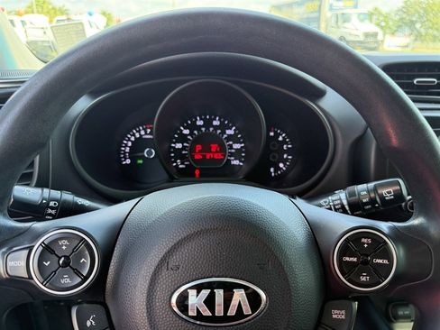 Used 2017 Kia Soul FWD image 17