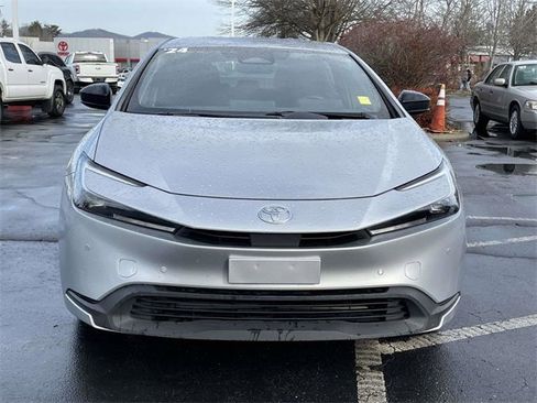 Used 2024 Toyota Prius LE image 8