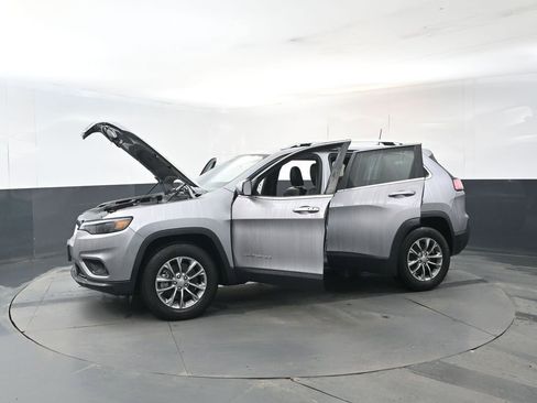 Used 2019 Jeep Cherokee Latitude Plus w/ Cold Weather Group image 31