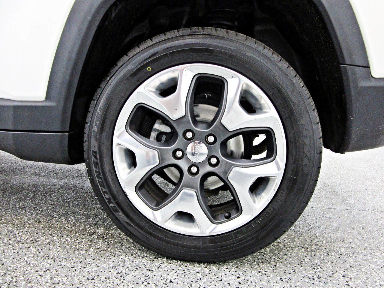 Used 2018 Jeep Compass Limited w/ Navigation Group AWD/4WD image 19